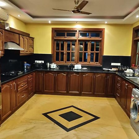 Villa Nazuri W Caretaker 坎多林 外观 照片