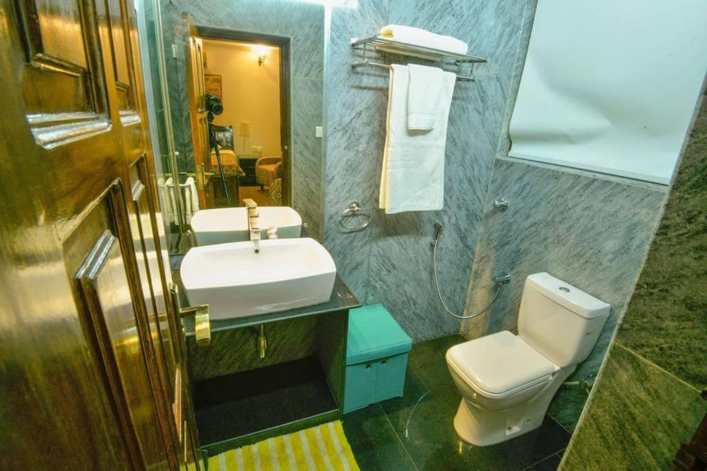 Villa Nazuri W Caretaker 坎多林 外观 照片