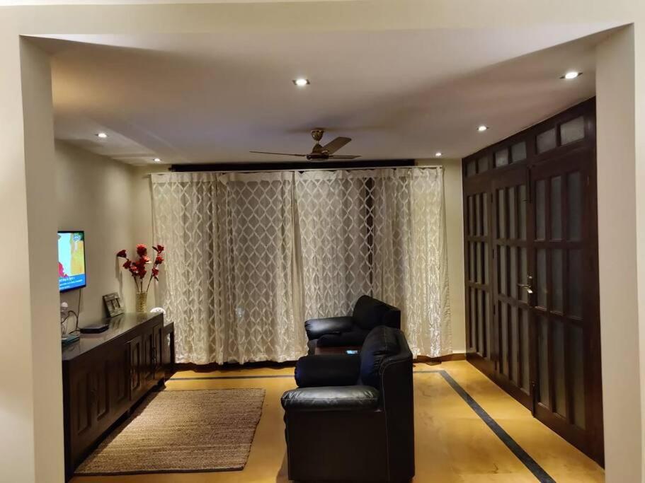 Villa Nazuri W Caretaker 坎多林 外观 照片